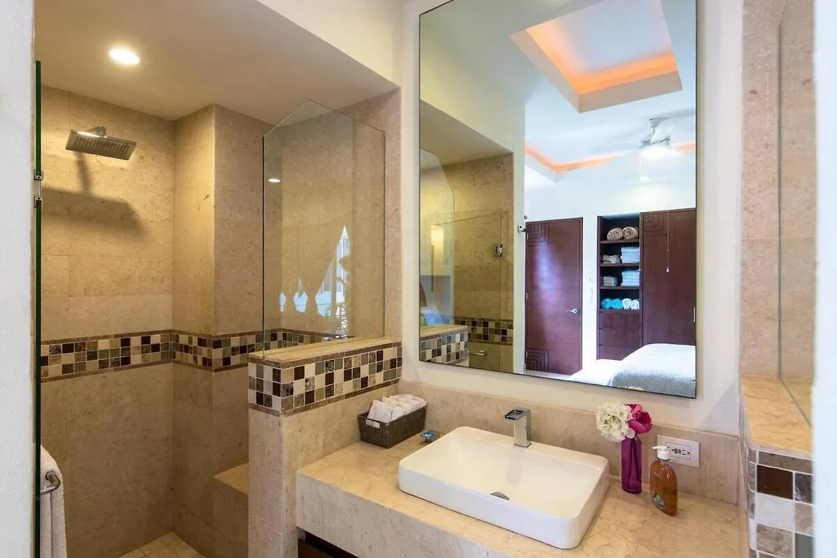 Luxury Condo In Romantic Zone, 2 Blocks From Beach Puerto Vallarta Daire