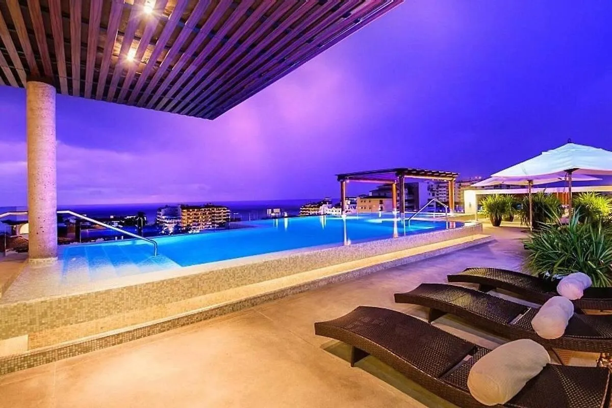 Luxury Condo In Romantic Zone, 2 Blocks From Beach Puerto Vallarta