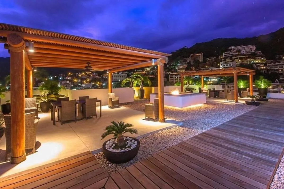 Luxury Condo In Romantic Zone, 2 Blocks From Beach Puerto Vallarta Meksika